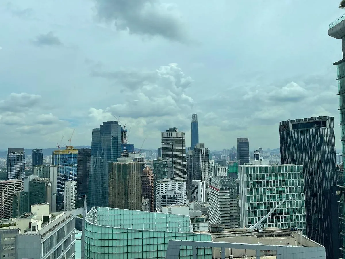 קואלה לומפור Queens Service Suites At Sky Suites Klcc מלזיה