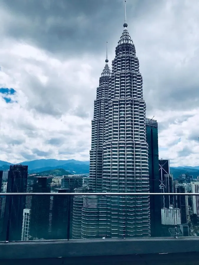 Queens Service Suites At Sky Suites Klcc Kuala Lumpur 0*,