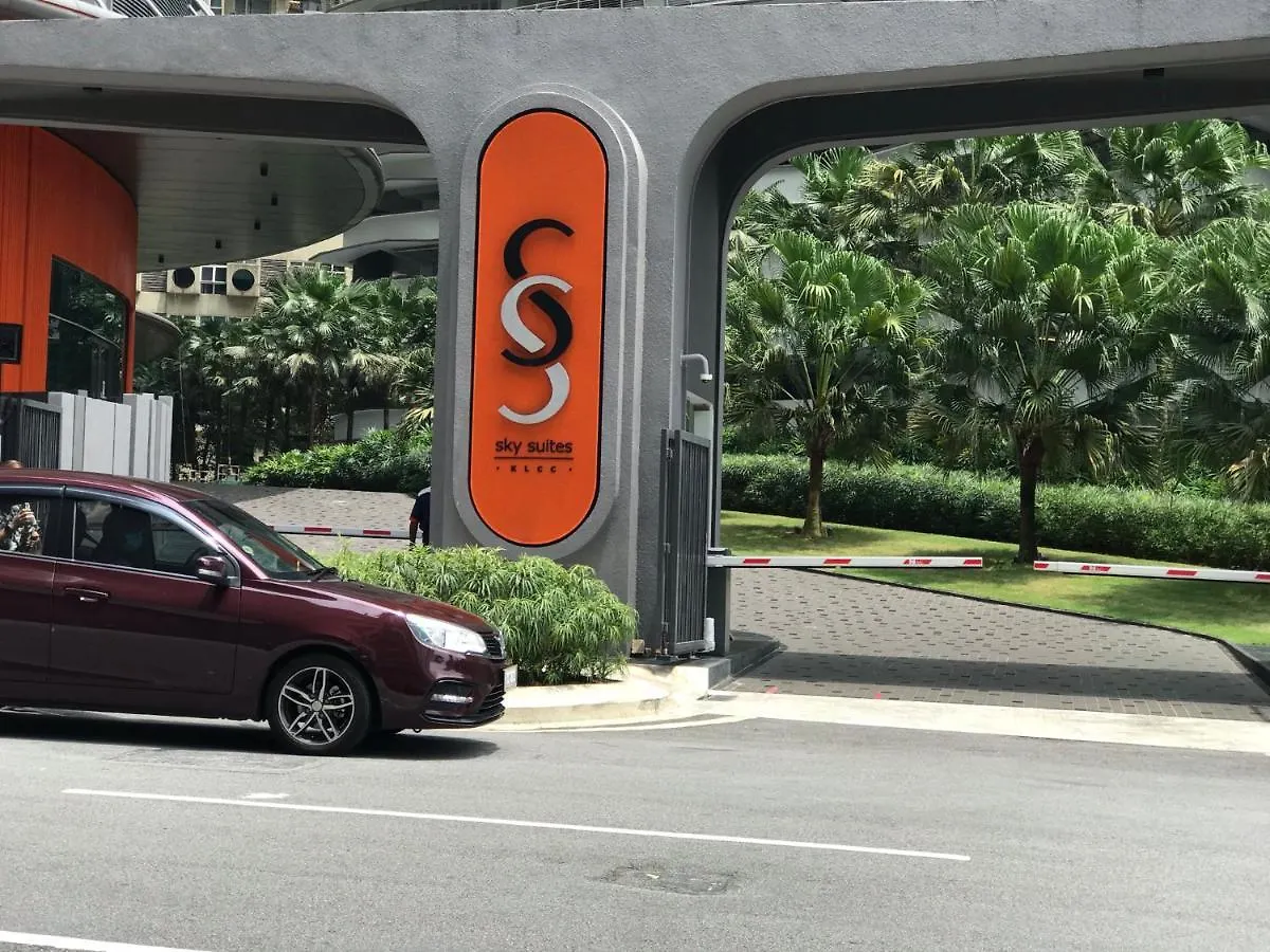 Queens Service Suites At Sky Suites Klcc Kuala Lumpur