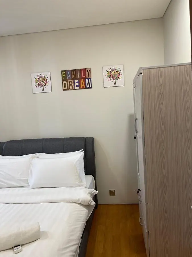Queens Service Suites At Sky Suites Klcc Kuala Lumpur Malaysia