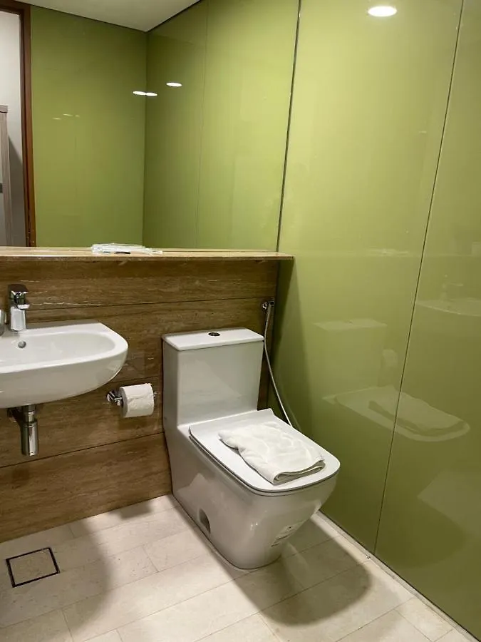 Queens Service Suites At Sky Suites Klcc Kuala Lumpur Apartment
